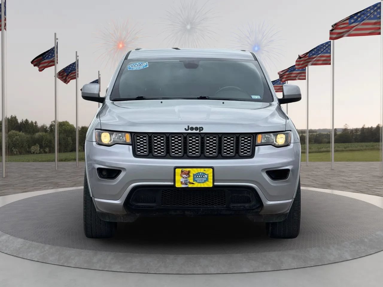 Used 2021 Jeep Grand Cherokee Laredo X AWD/4WD image 3