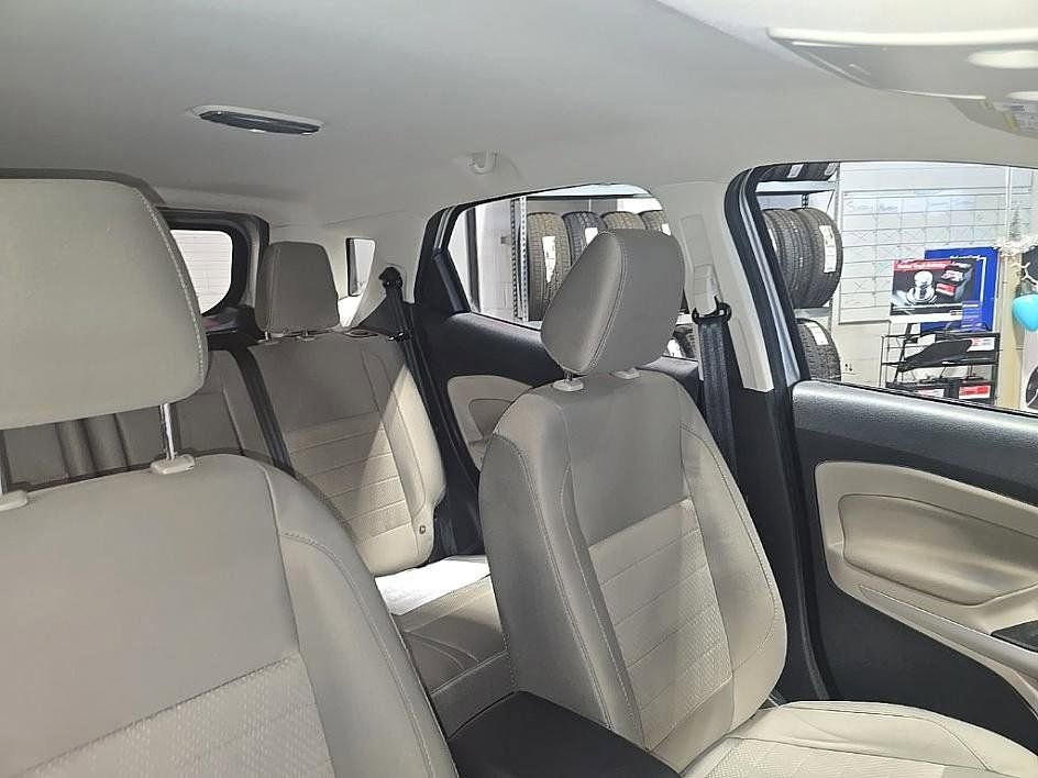 Used 2022 Ford EcoSport S image 31