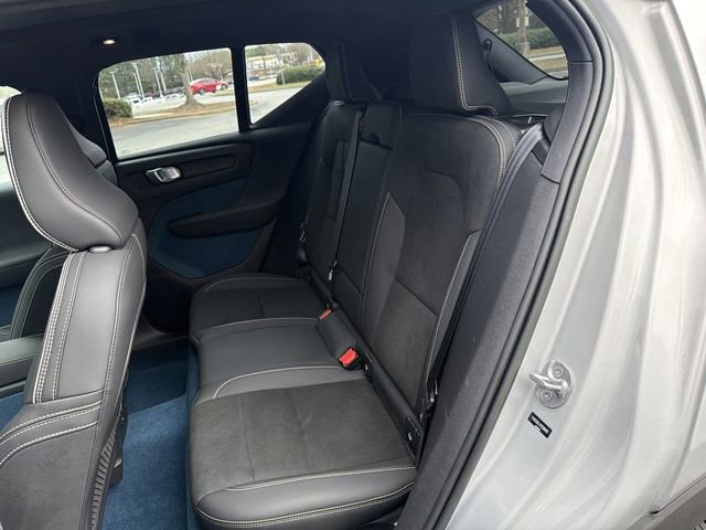 Used 2023 Volvo XC40 Recharge Plus image 16