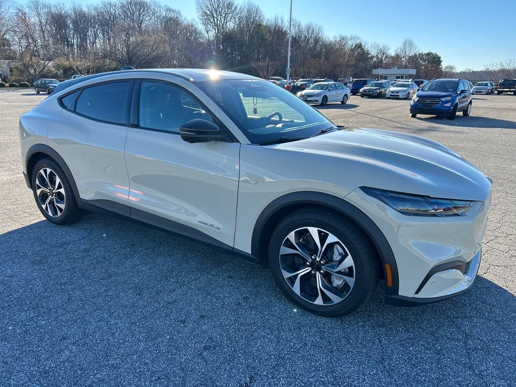 Used 2025 Ford Mustang Mach-E Select w/ Comfort Package Lite image 9