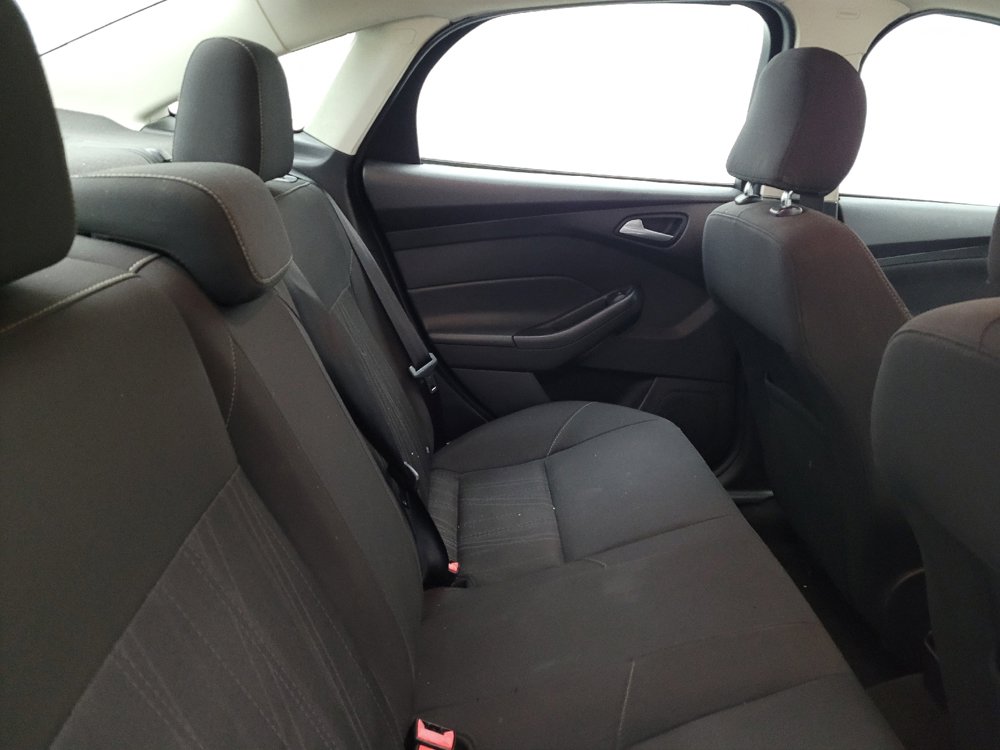 Used 2017 Ford Focus SE FWD image 19