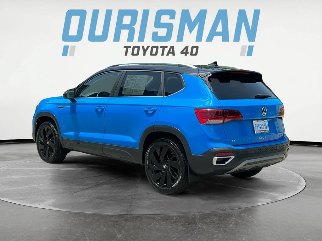 Used 2024 Volkswagen Taos SE w/ Panoramic Sunroof Package AWD/4WD image 5
