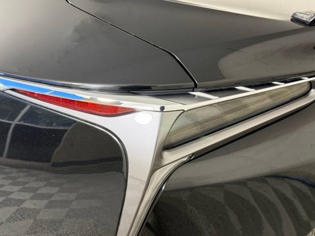 Used 2018 Lexus LC 500 Coupe w/ Touring Package RWD image 14
