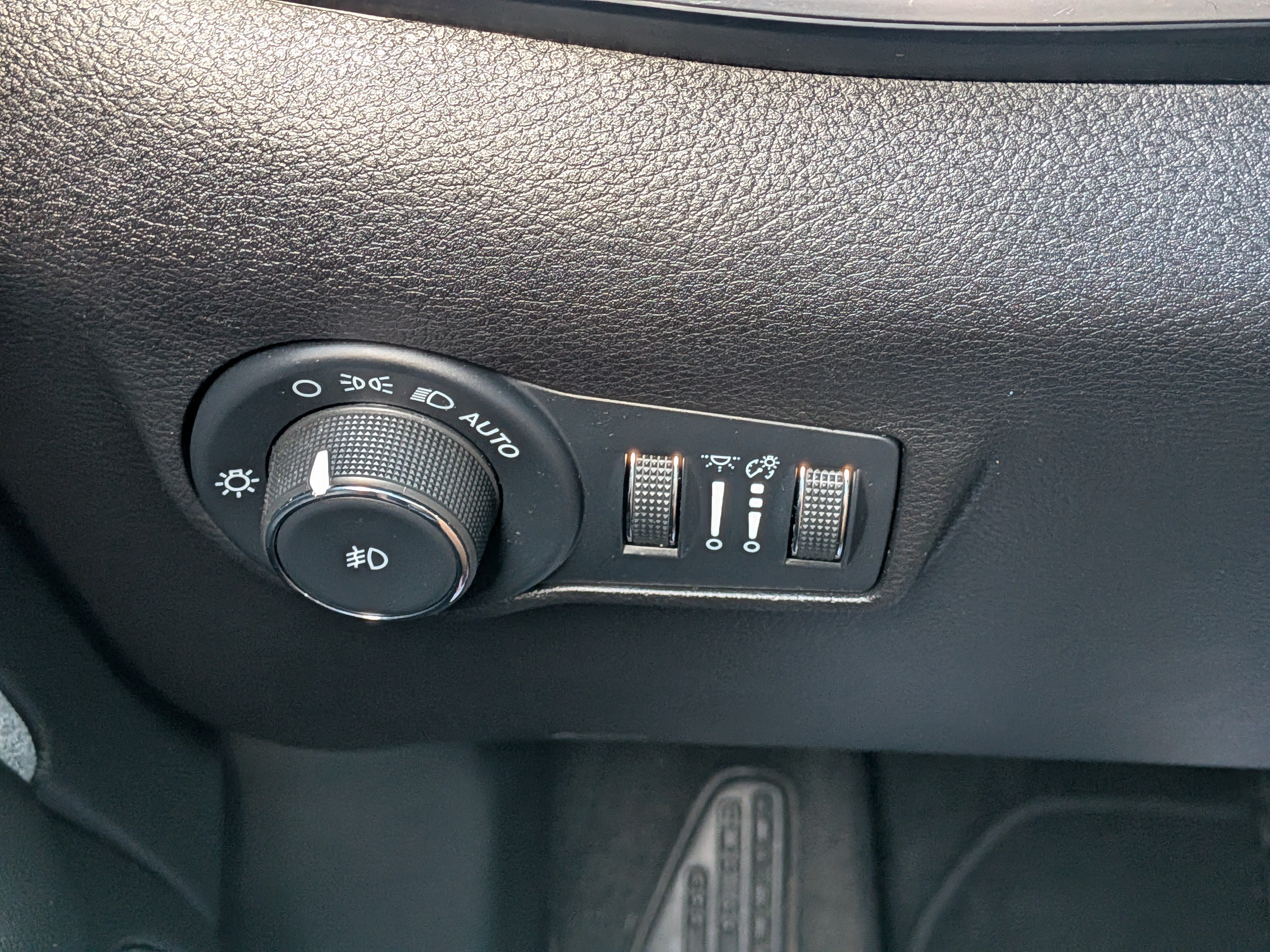 Used 2022 Jeep Compass Latitude AWD/4WD image 23