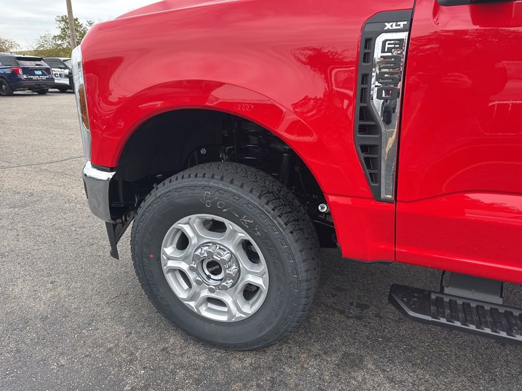 New 2026 Ford F350 XLT w/ FX4 Off-Road Package image 10