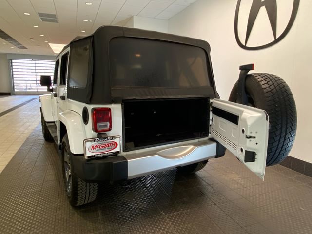 Used 2017 Jeep Wrangler Unlimited Sahara w/ Connectivity Group image 24