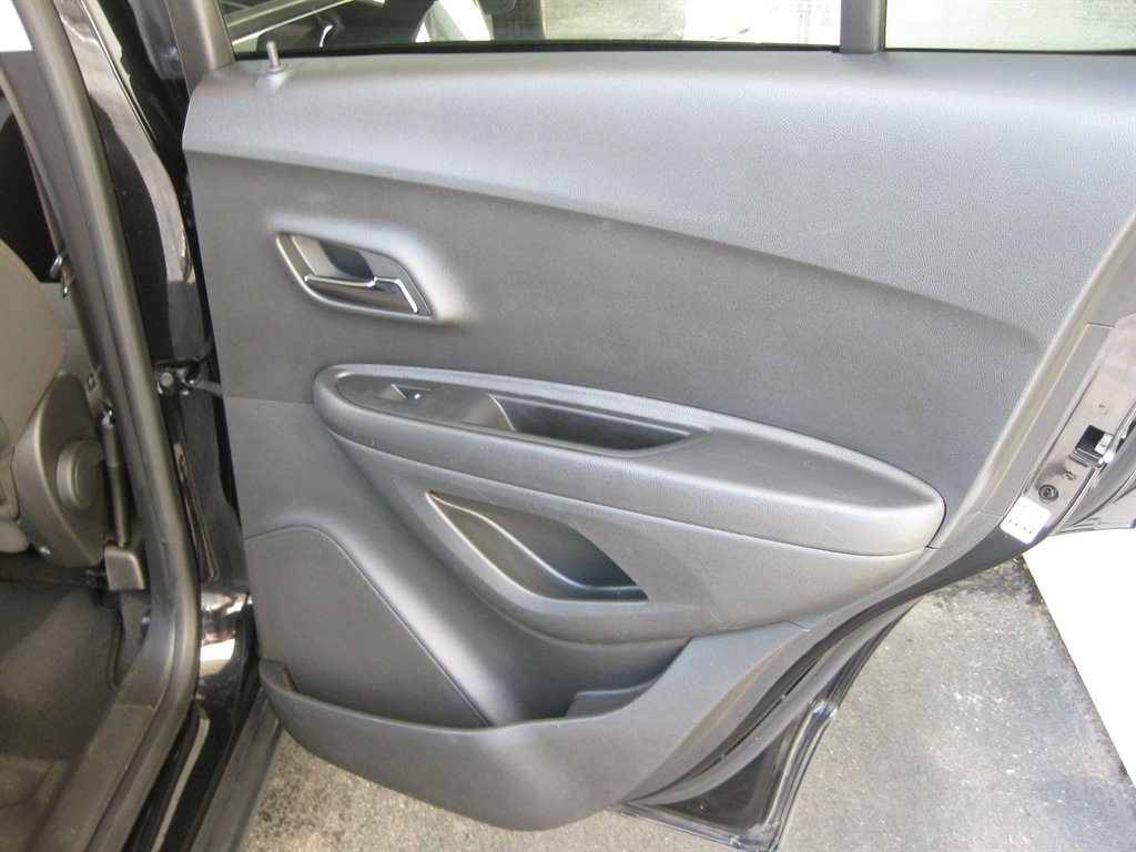 Used 2020 Chevrolet Trax LS w/ Tint and Cruise Package image 30