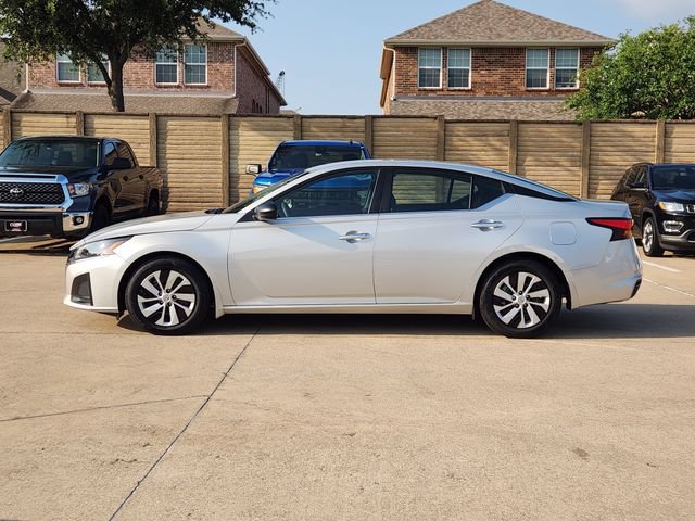 Used 2024 Nissan Altima 2.5 S FWD image 11