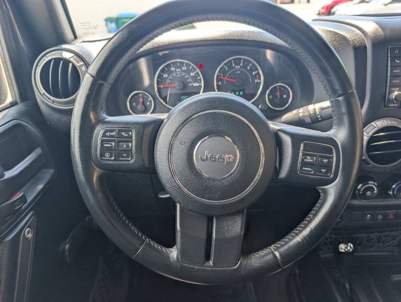 Used 2017 Jeep Wrangler Unlimited Sport w/ Connectivity Group AWD/4WD image 18
