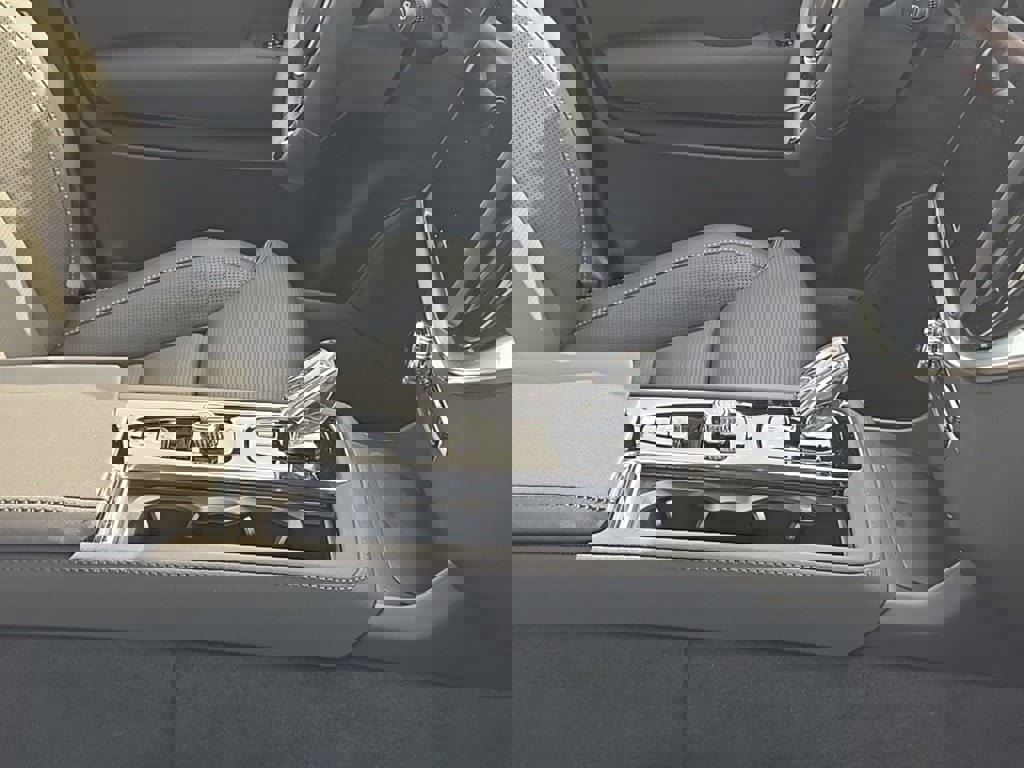 New 2025 Volvo XC90 T8 Ultra image 11