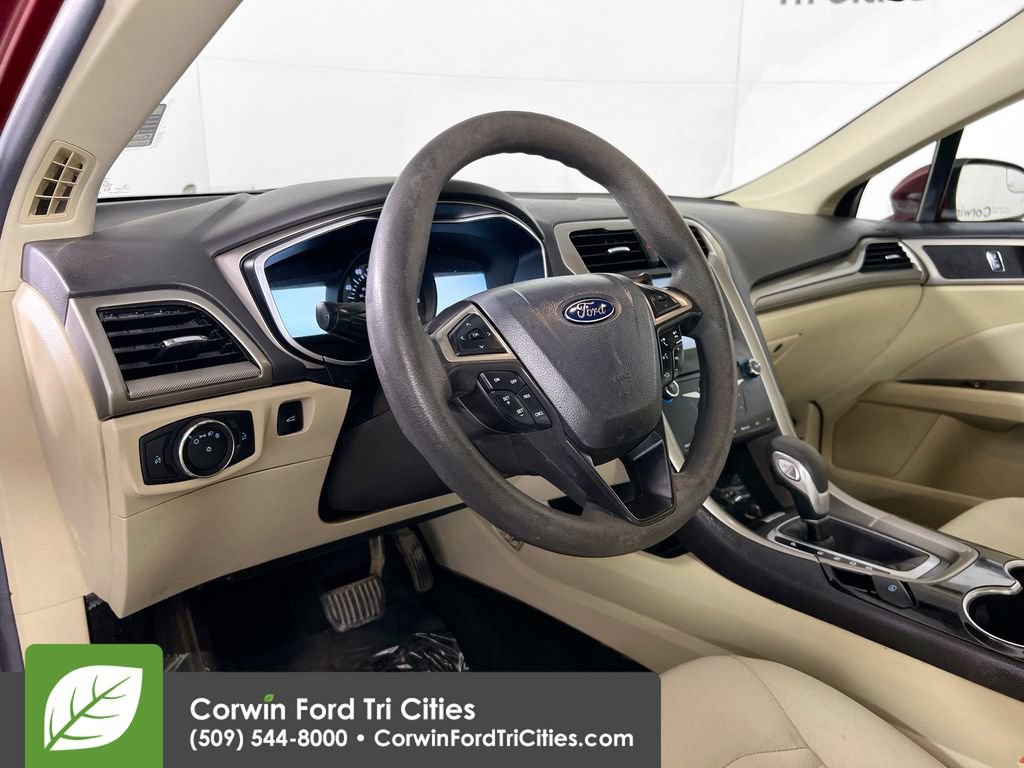 Used 2014 Ford Fusion SE FWD video 3