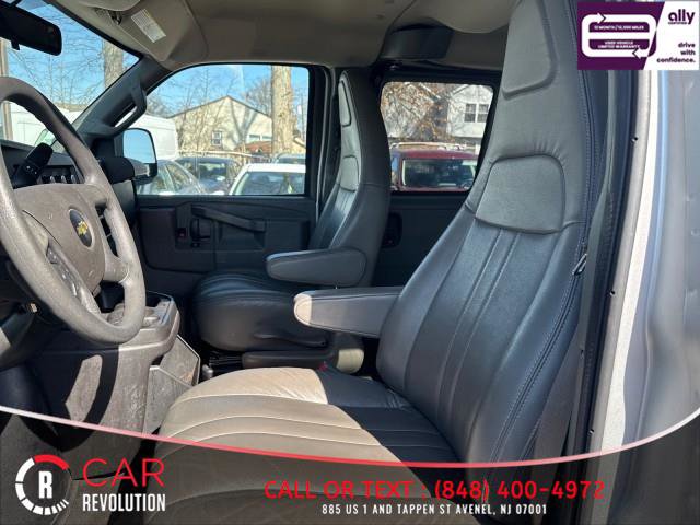 Used 2020 Chevrolet Express 3500 LS image 15