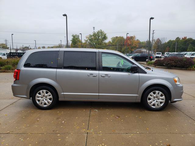 Used 2018 Dodge Grand Caravan SE w/ UConnect Hands-Free Group FWD image 4