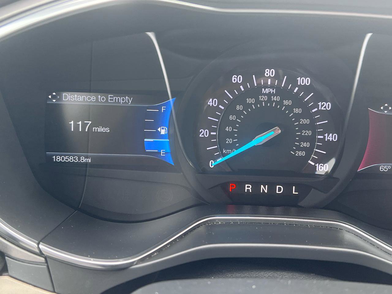 Used 2017 Ford Fusion SE w/ Fusion SE Technology Package image 10