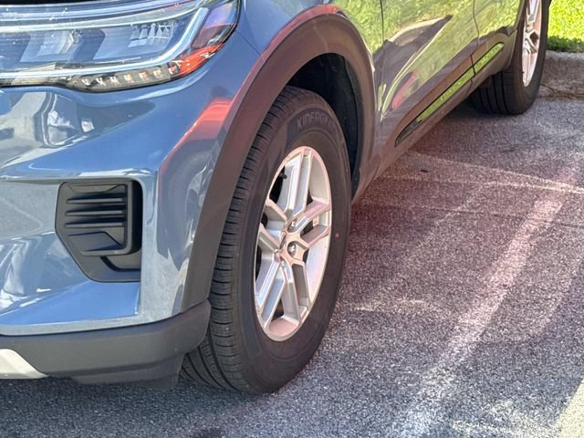 Used 2026 Ford Explorer Active AWD/4WD image 5