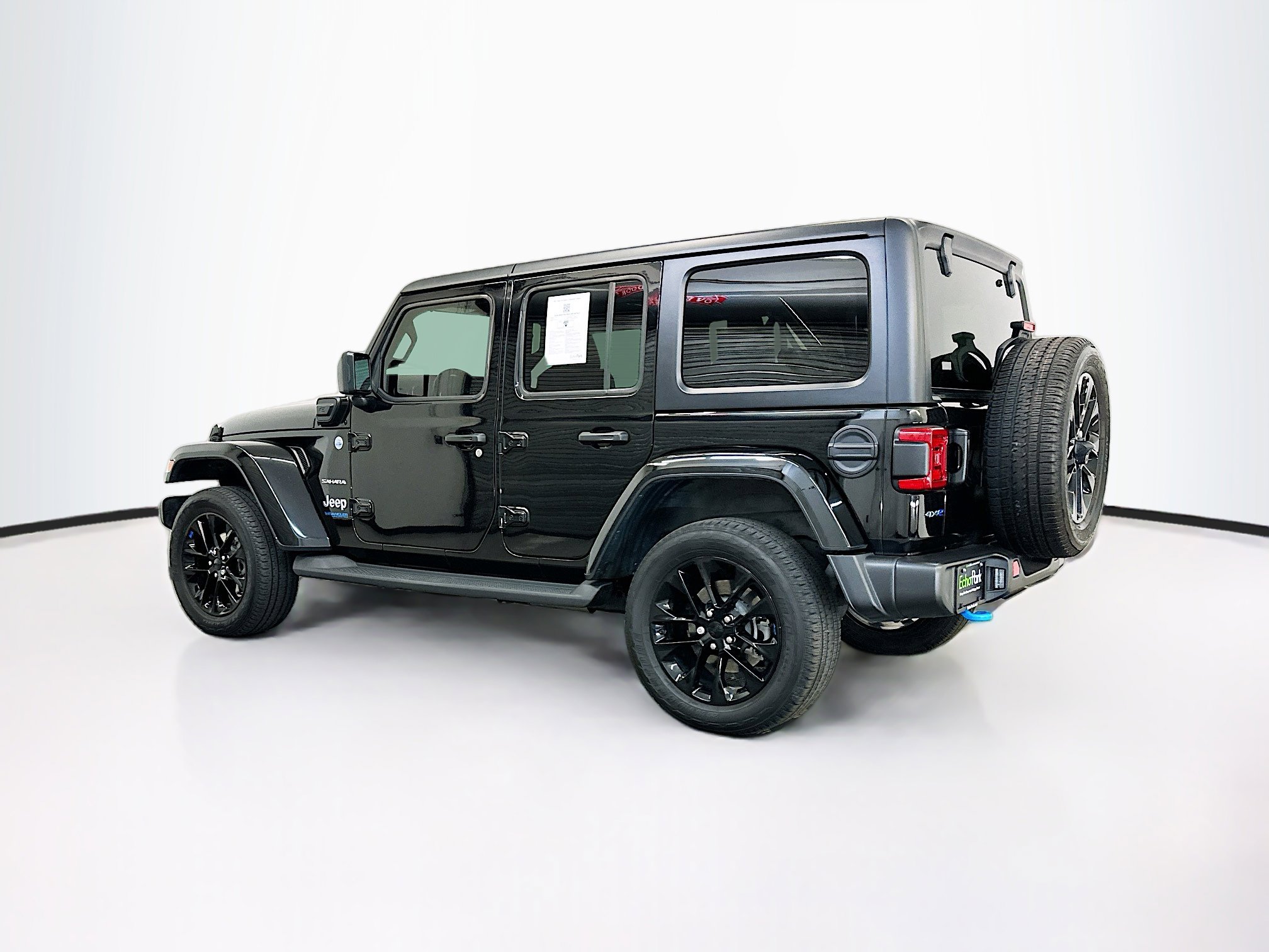 Used 2022 Jeep Wrangler Sahara w/ Cold Weather Group image 5