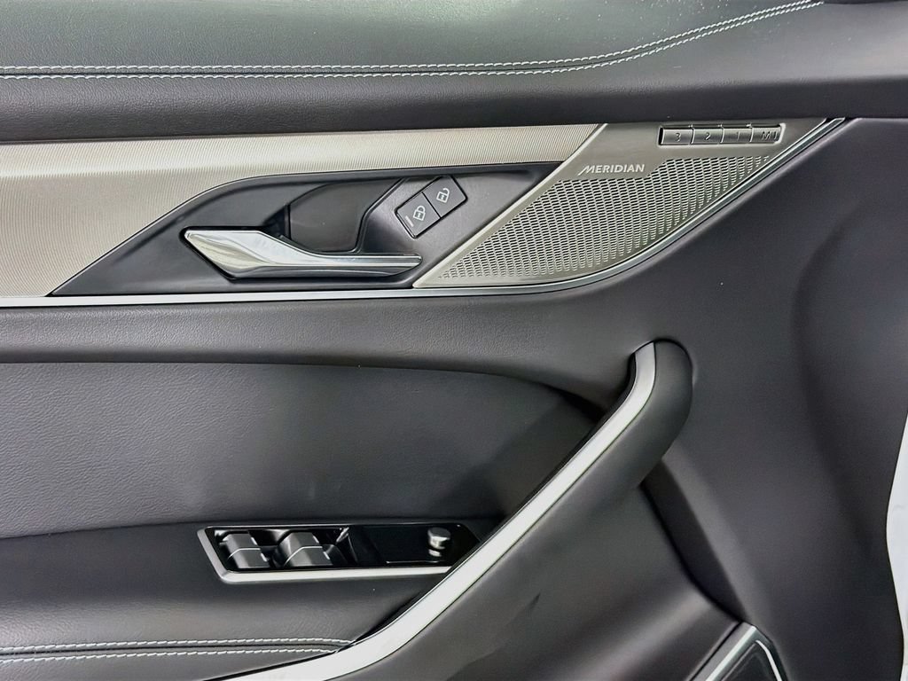 New 2026 Jaguar F-PACE R-Dynamic S AWD/4WD image 18