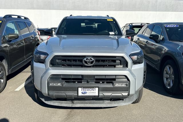 Used 2025 Toyota 4Runner SR5 AWD/4WD image 3