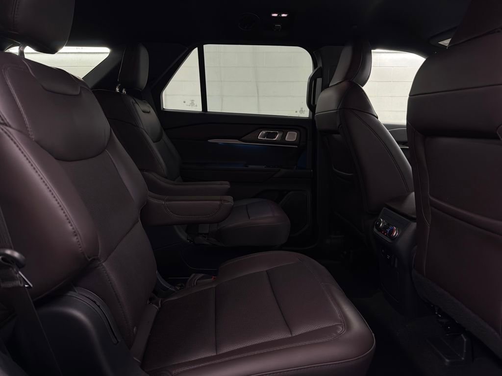 New 2026 Ford Explorer Platinum image 30
