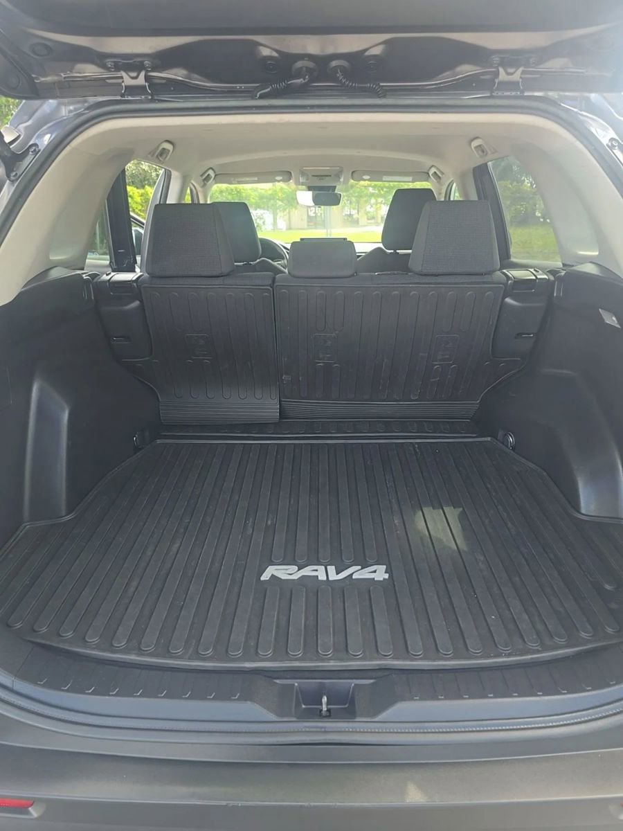 Used 2019 Toyota RAV4 LE w/ All Weather Liner Package AWD/4WD image 20