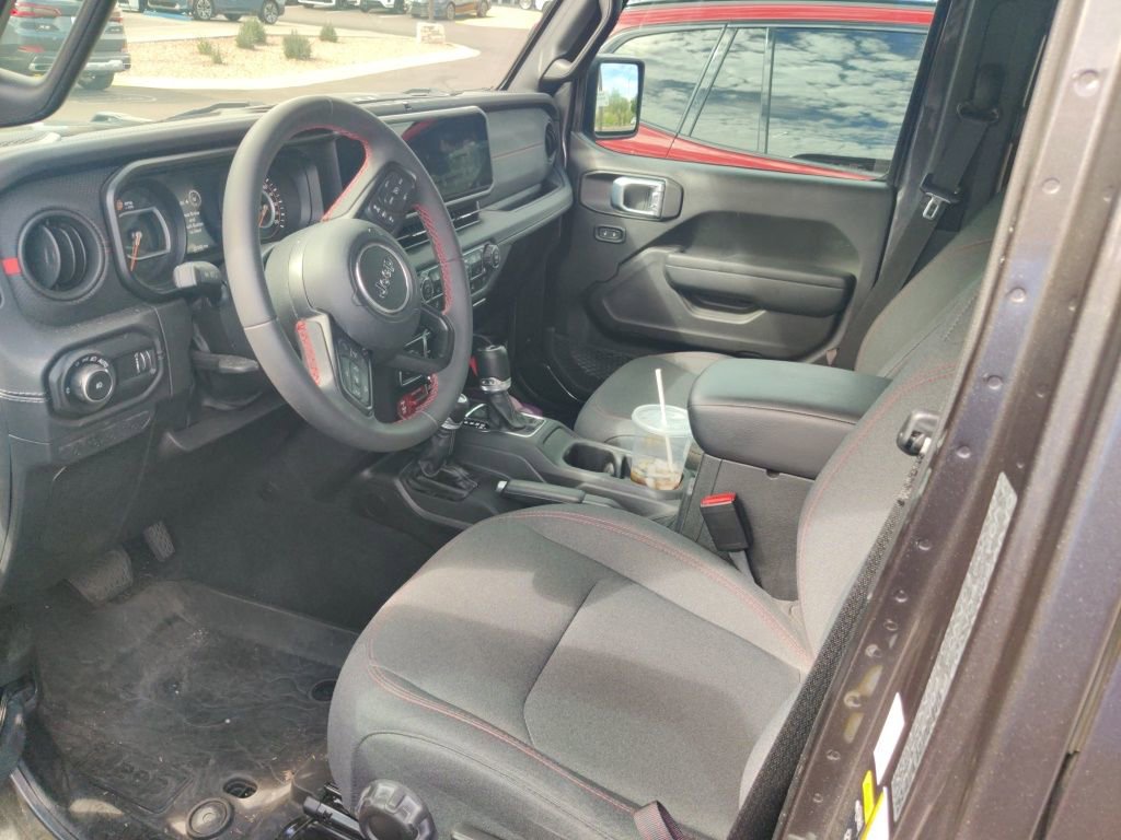 Used 2024 Jeep Wrangler Unlimited Rubicon image 7