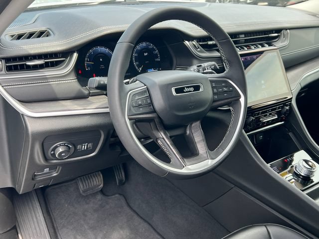 Certified 2024 Jeep Grand Cherokee Limited AWD/4WD image 19