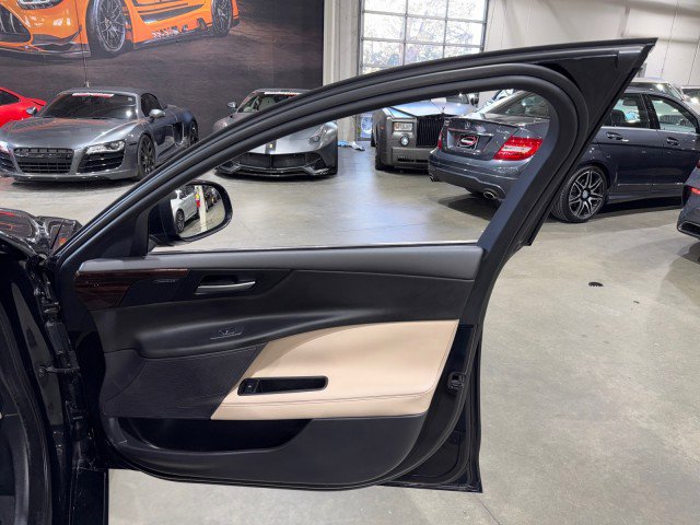 Used 2017 Jaguar XE Prestige image 69