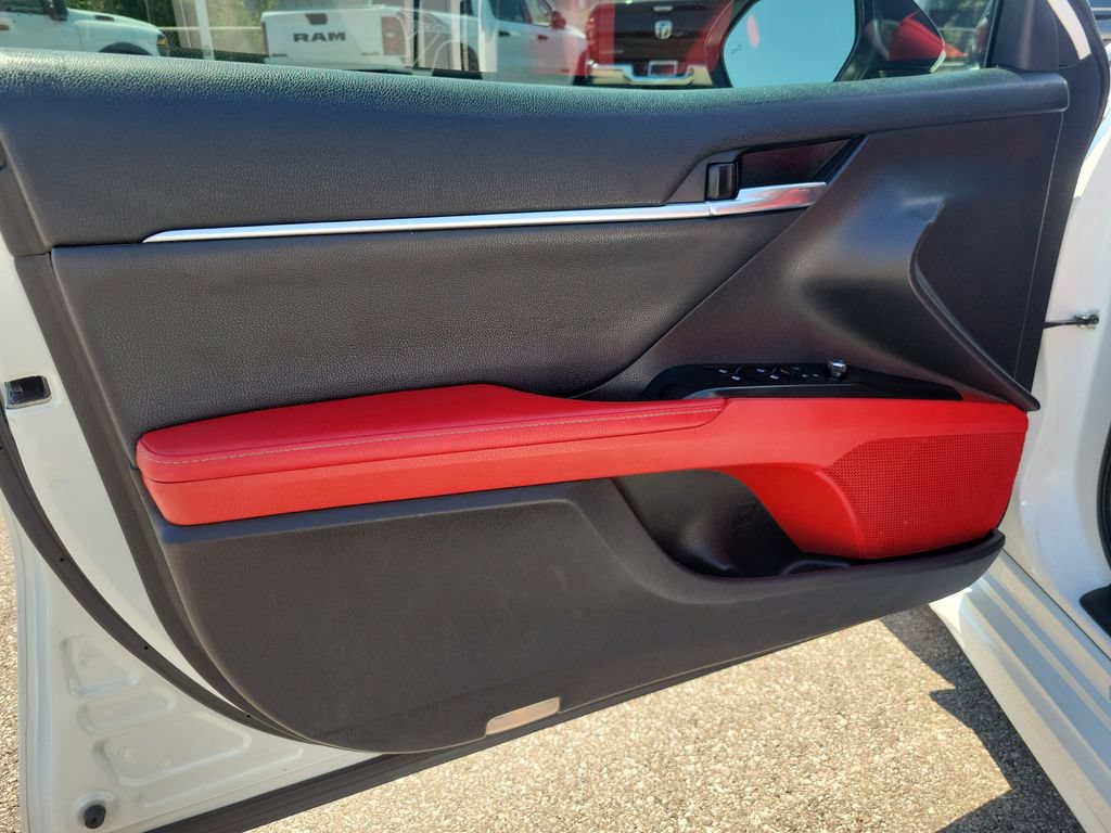 Used 2020 Toyota Camry XSE FWD image 19