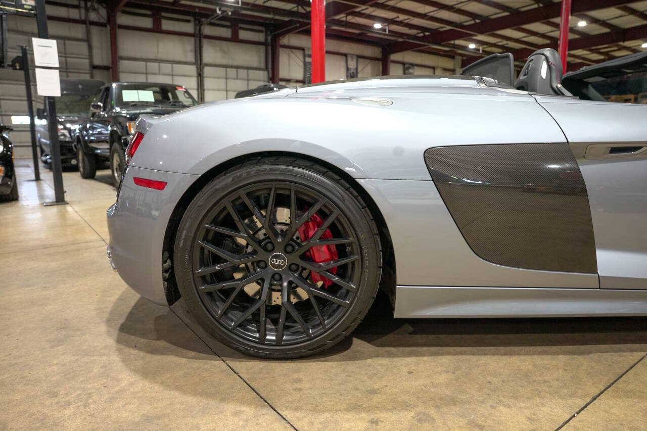 Used 2018 Audi R8 V10 w/ Carbon Exterior Package AWD/4WD image 9