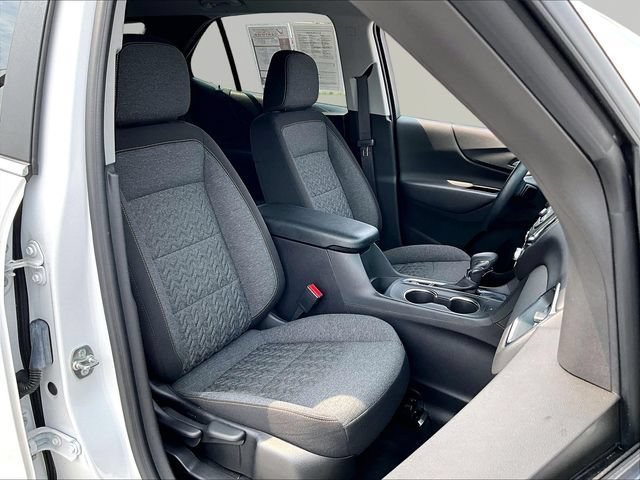 Used 2024 Chevrolet Equinox LT FWD image 11