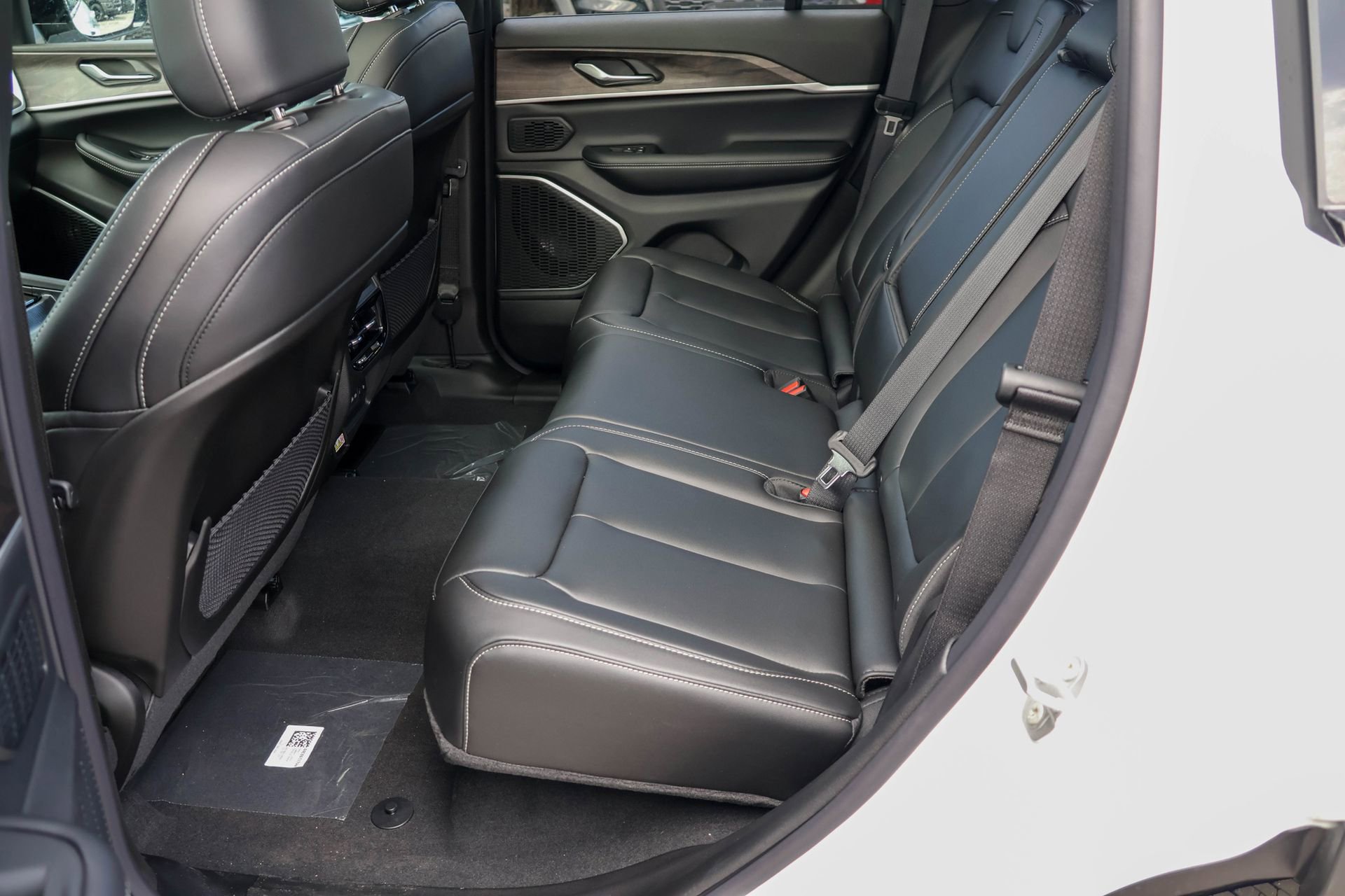 New 2026 Jeep Grand Cherokee Limited AWD/4WD image 15