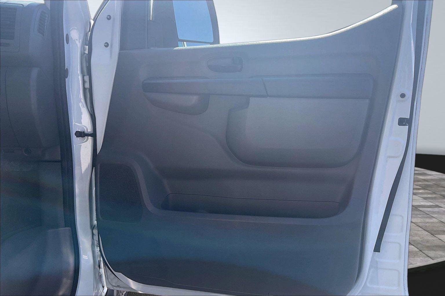 Used 2020 Nissan NV 2500 S RWD image 23