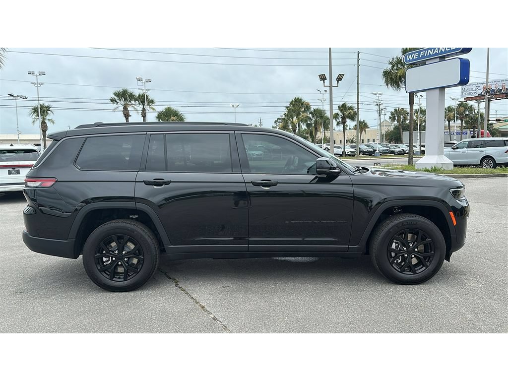 New 2026 Jeep Grand Cherokee L 2WD image 7