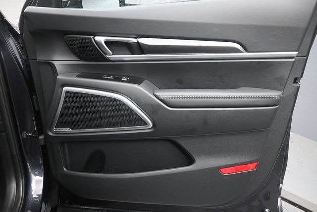 Used 2025 Kia Telluride S FWD image 31