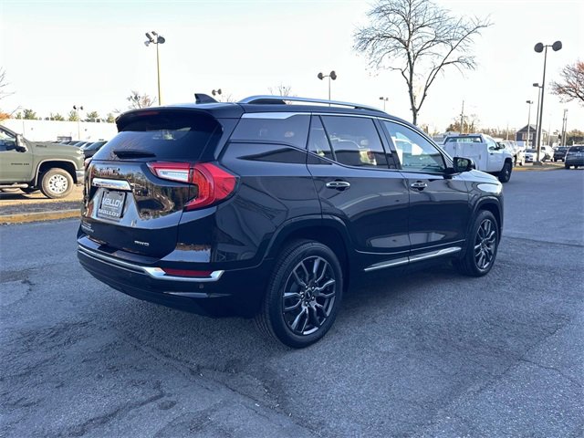 Used 2023 GMC Terrain Denali w/ Black Diamond Edition image 4