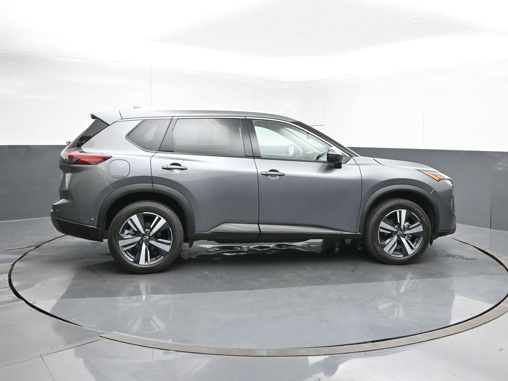 Used 2024 Nissan Rogue SL AWD/4WD image 6