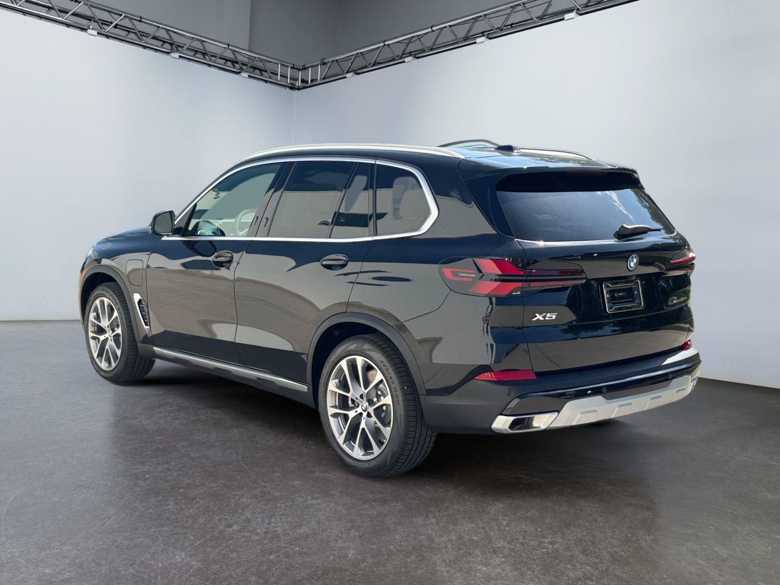 New 2026 BMW X5 xDrive50e AWD/4WD image 5