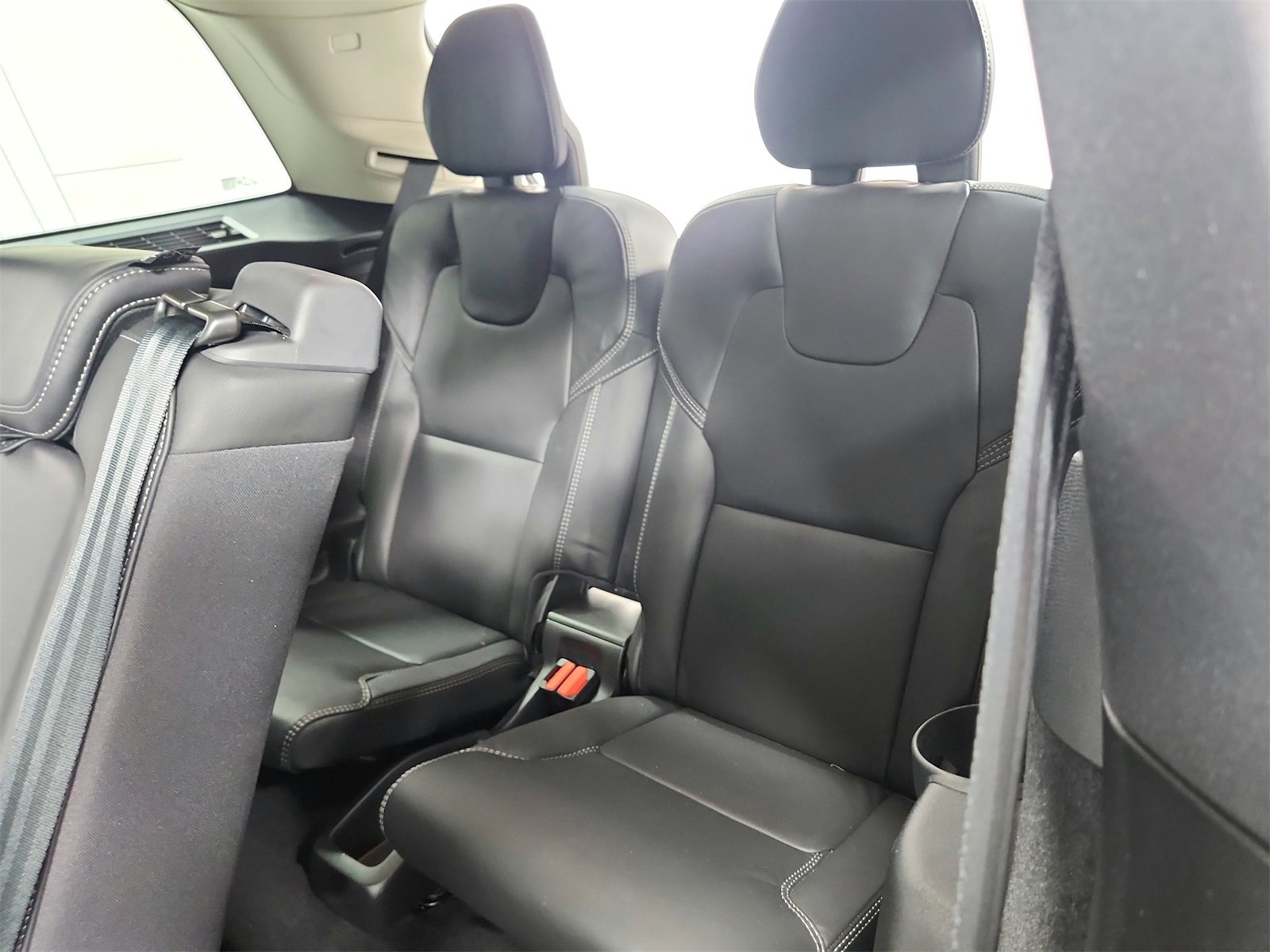 Used 2024 Volvo XC90 B6 Ultimate w/ Protection Package Premier image 39