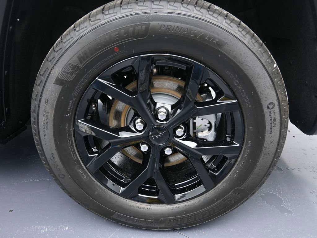 New 2025 Jeep Grand Cherokee Altitude image 10