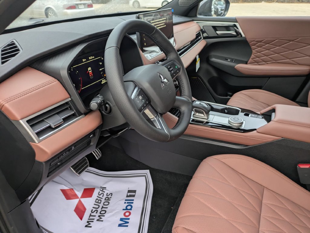 New 2026 Mitsubishi Outlander SEL FWD image 9