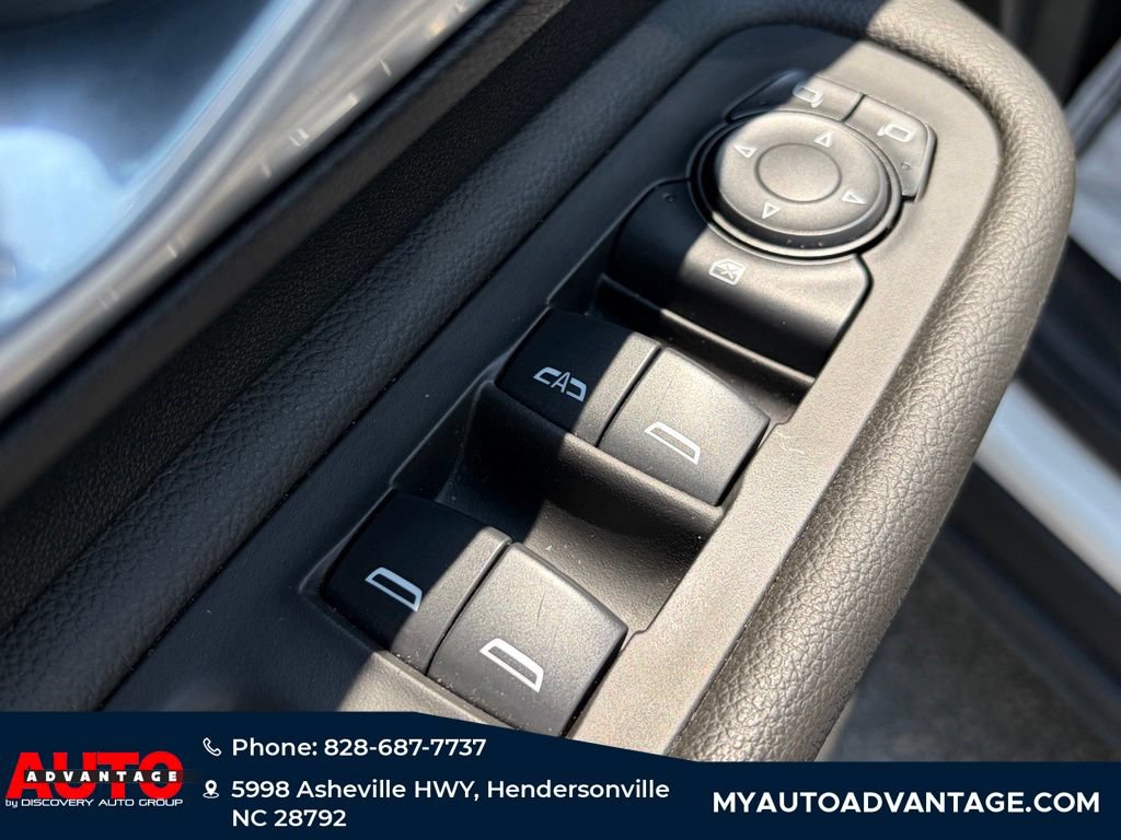 Used 2024 GMC Terrain SLE AWD/4WD image 25