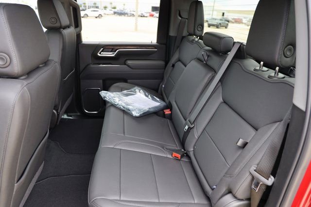 New 2025 GMC Sierra 2500 SLT image 12