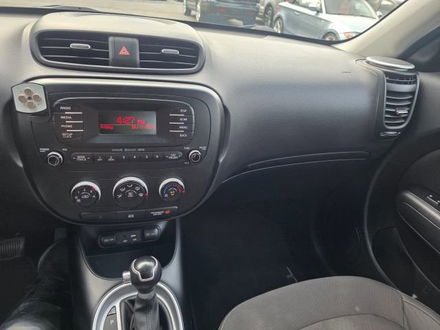 Used 2016 Kia Soul FWD image 16