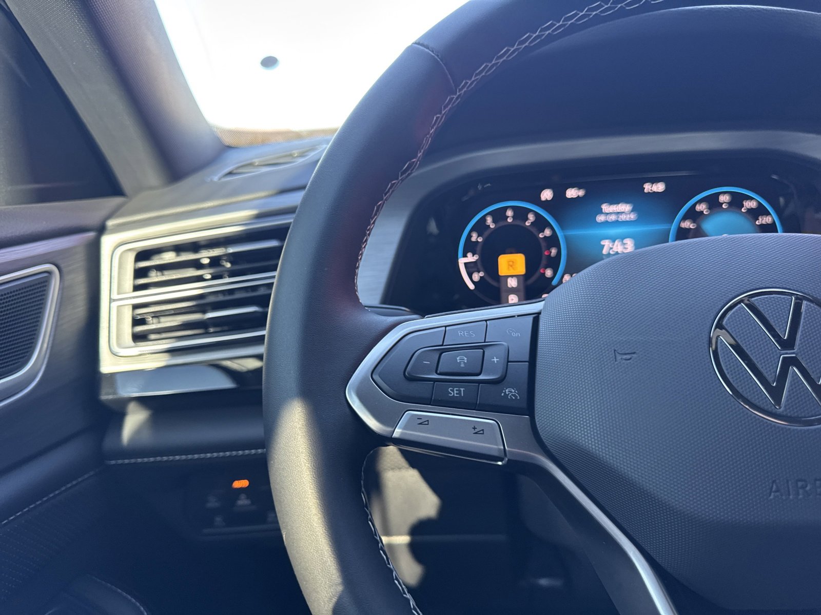 New 2026 Volkswagen Atlas Cross Sport SE image 29