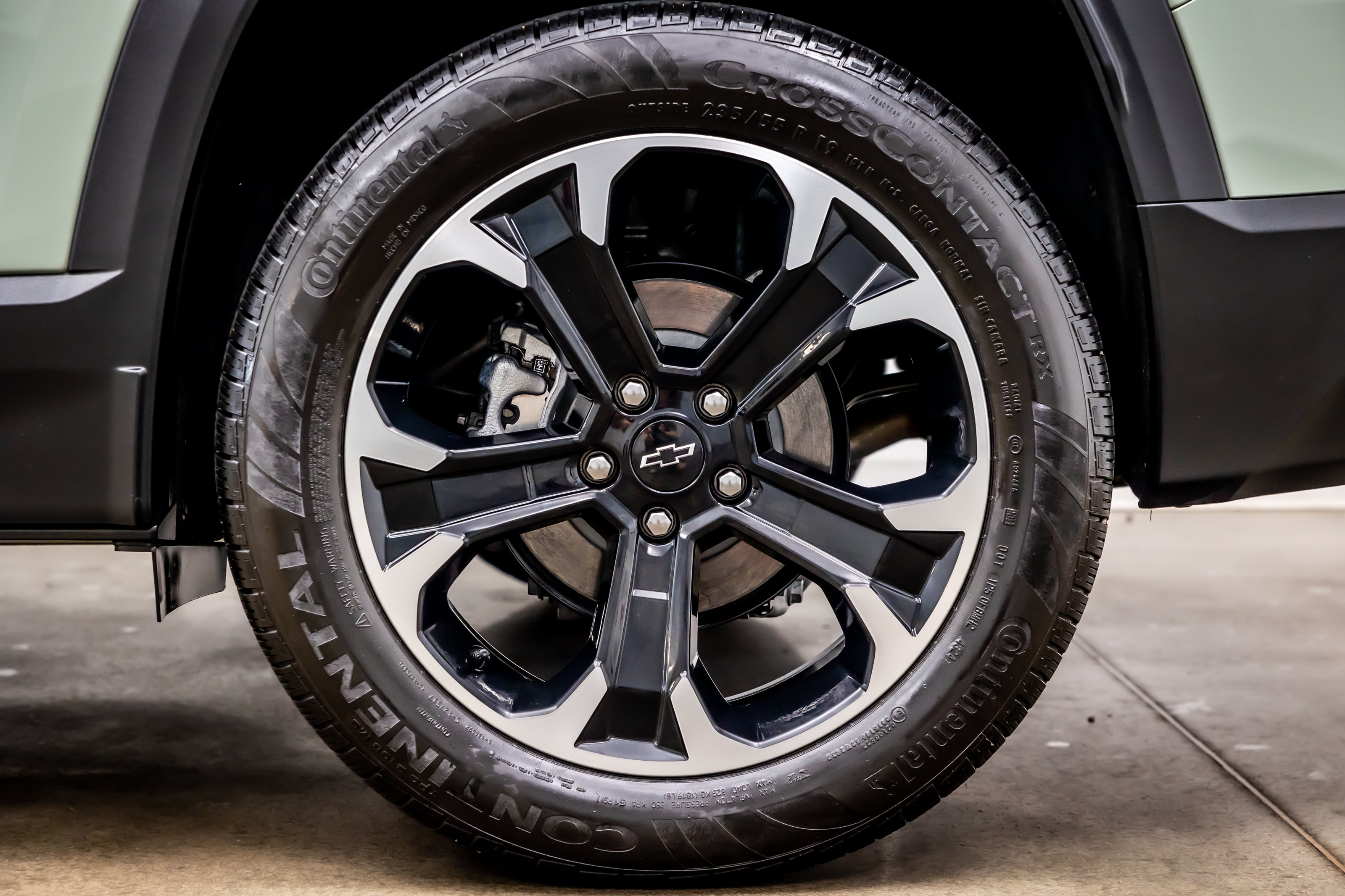 Used 2025 Chevrolet Equinox LT FWD image 34