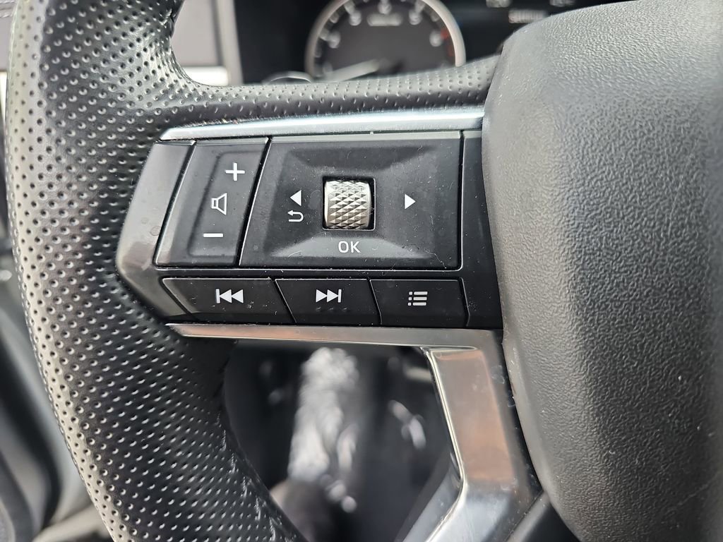 Used 2024 Mitsubishi Outlander SE image 11