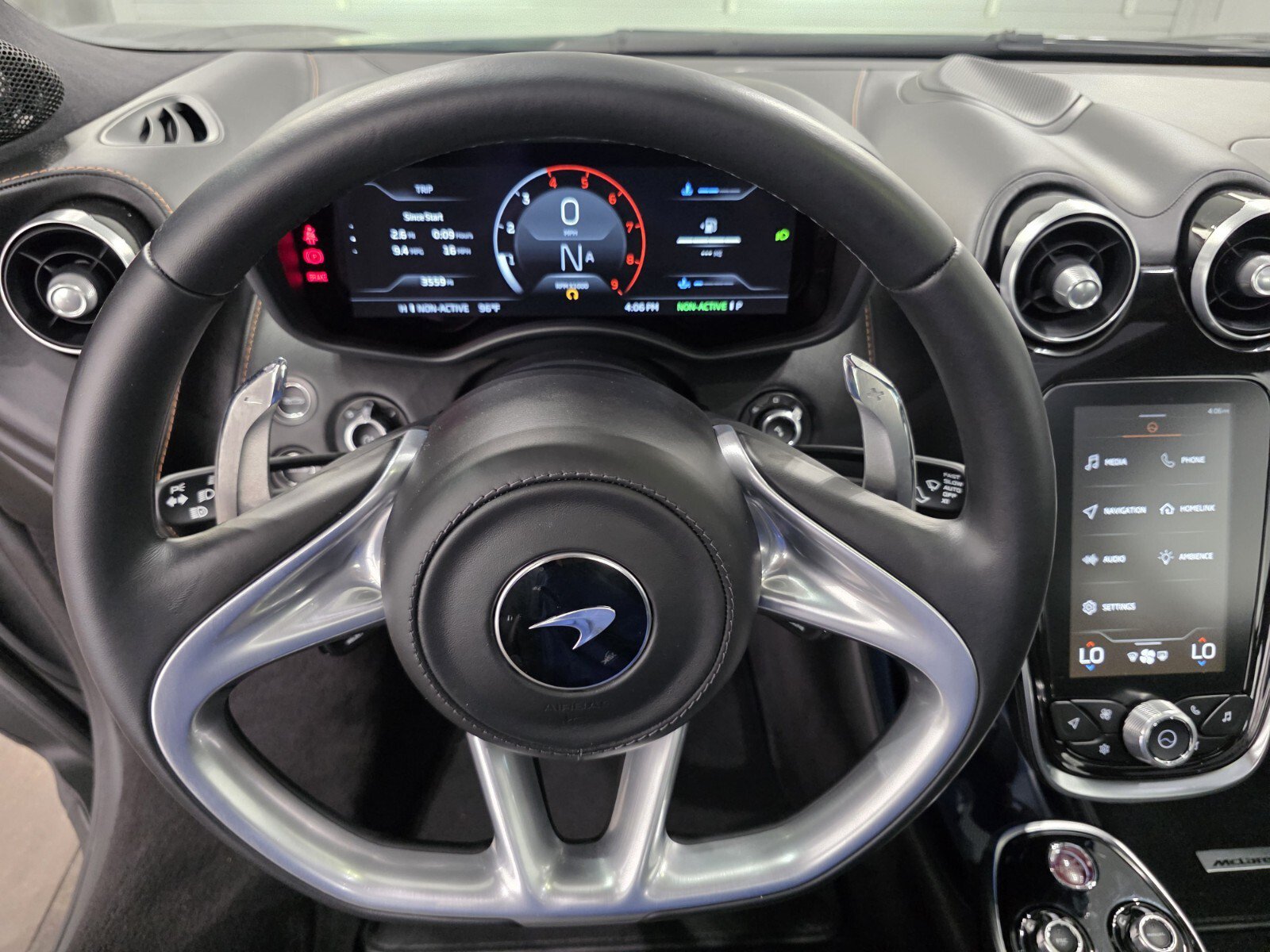 Used 2023 McLaren GT RWD image 10