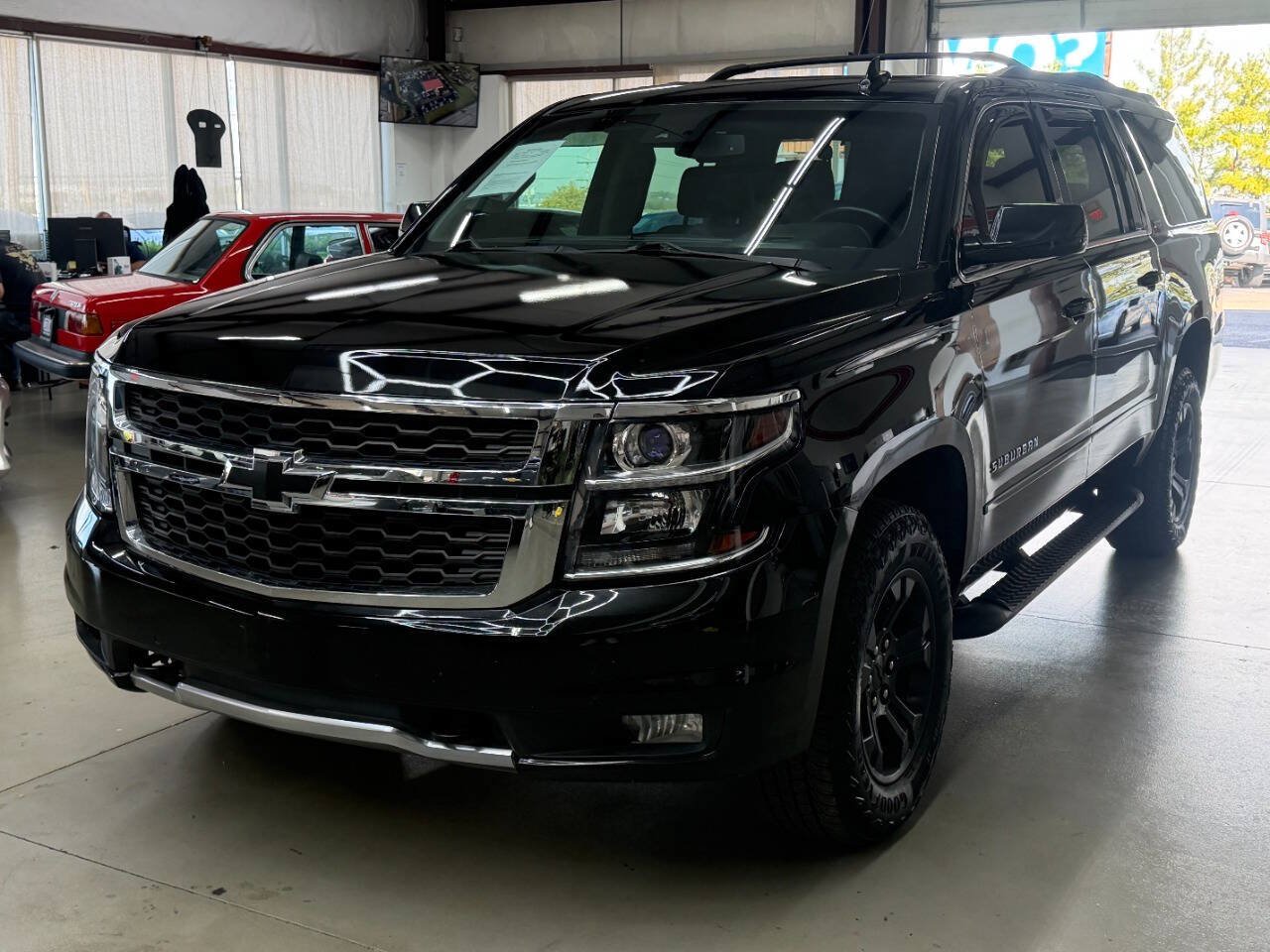 Used 2017 Chevrolet Suburban LT AWD/4WD image 5