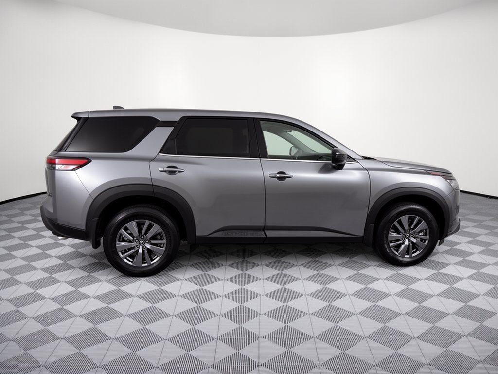 Used 2025 Nissan Pathfinder S FWD image 8
