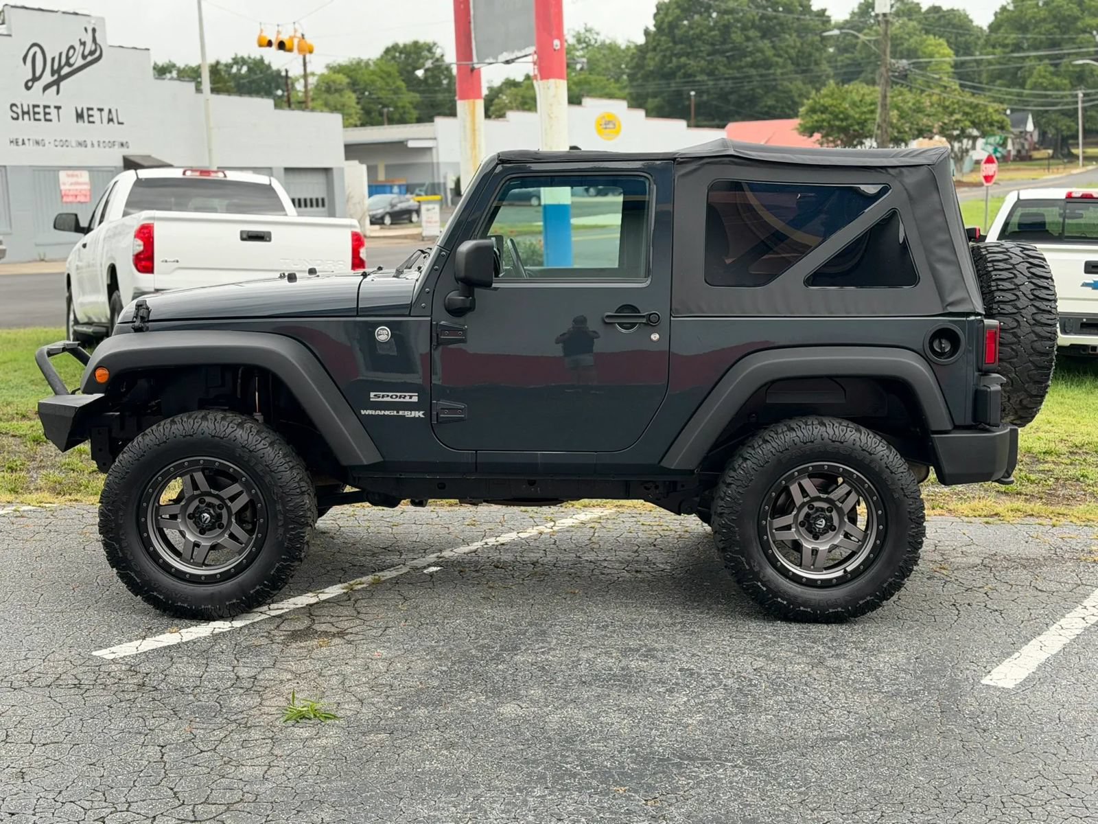 Used 2018 Jeep Wrangler Sport AWD/4WD image 8